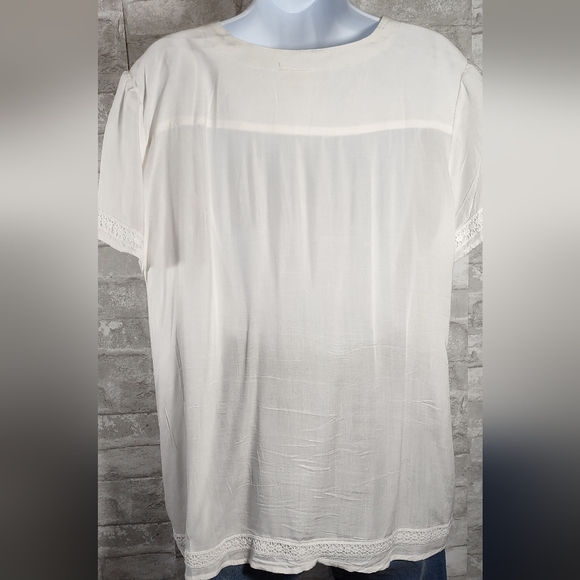 Forgotten Grace Embroidered Top - Picture 3 of 7